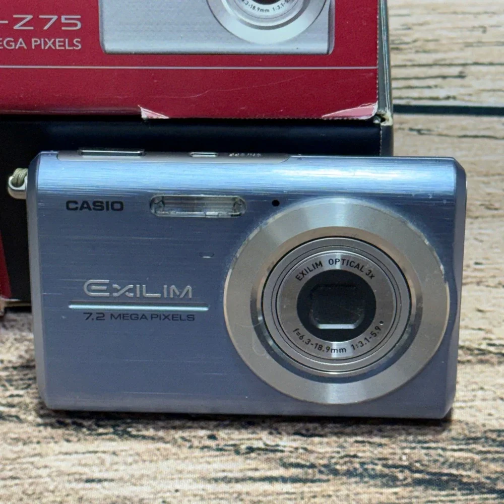 Casio Exilim EX-Z75 Digital Camera Unisex Blue Y2K Vintage 7.2MP Point Shoot
